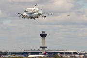 LD27_149 Space Shuttle Enterprise making its final landing at New York’s JFK Airport